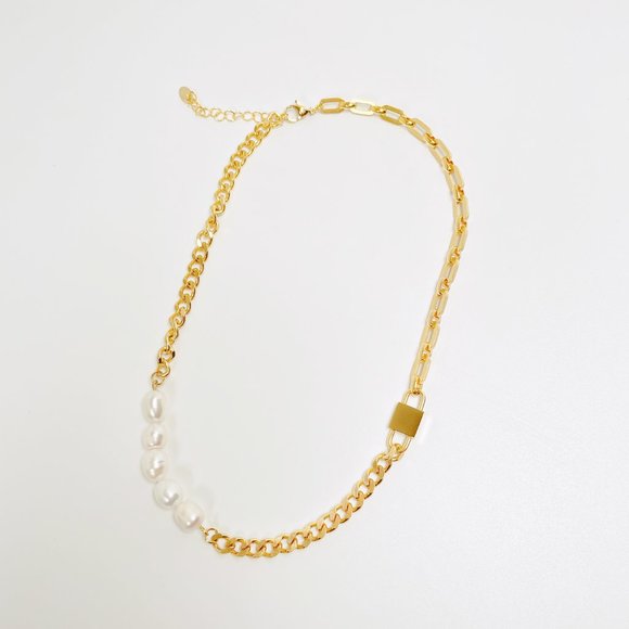 Natural Pearls, Lock, Curb and Chain 18K Real Gold Plated Necklace - Picture 10 of 12